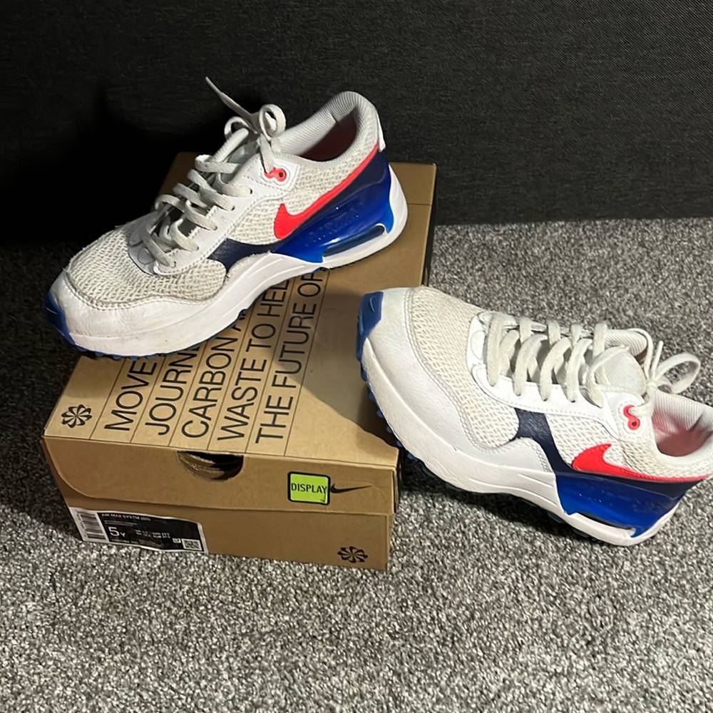 Nike Air Max System - size 5
